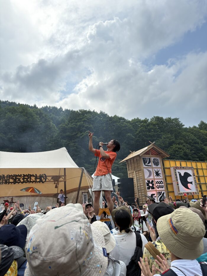 summer eye なつめさんが歌っている画像